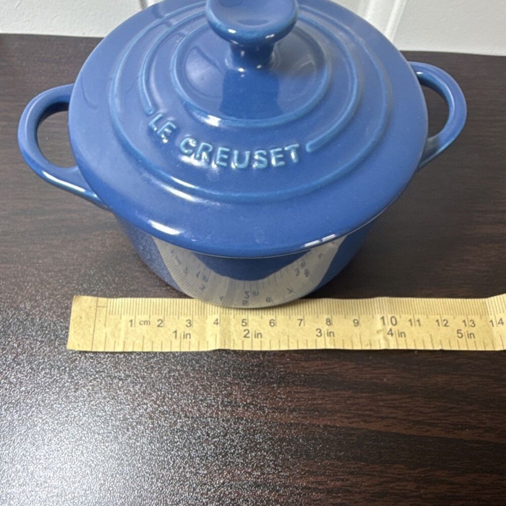 Le Creuset Blue Round Enamel Casserole Pot with Lid, 5 in Diameter - Picture 6 of 8